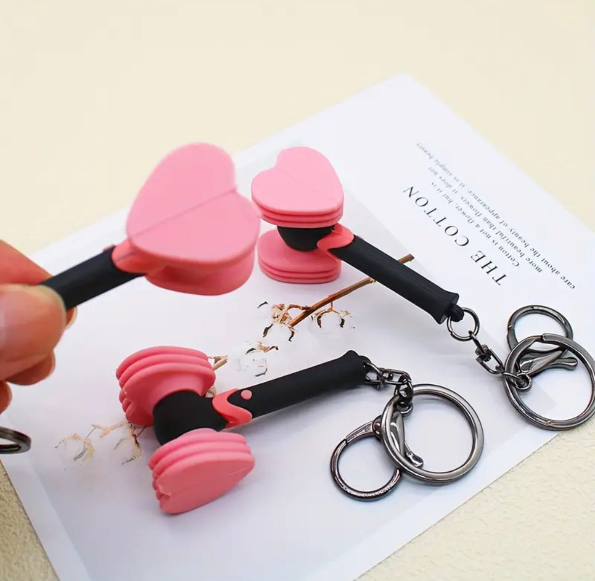 K-pop Blackpink Bl-ping-bong Lightstick Hammer Keychain, Key Chain Ring Purse Bag Backpack Charm Kpop Idols Concert
Souvenir Gift For BLINKS